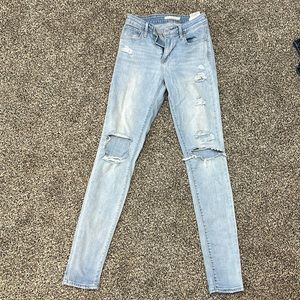 Levi distressed skinny jeans